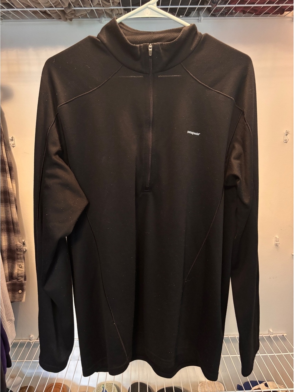 Patagonia Men's Black Half-Zip Pullover Sweatshirt